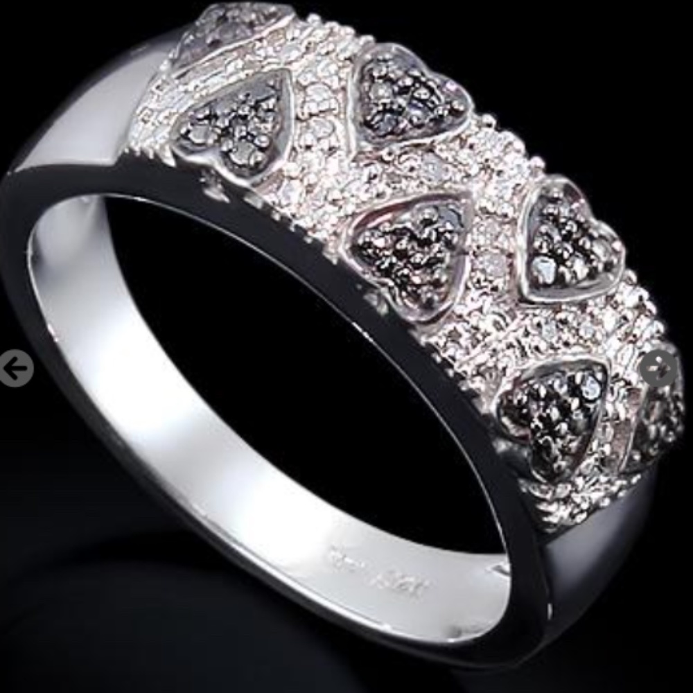 Classy Diamond Ring